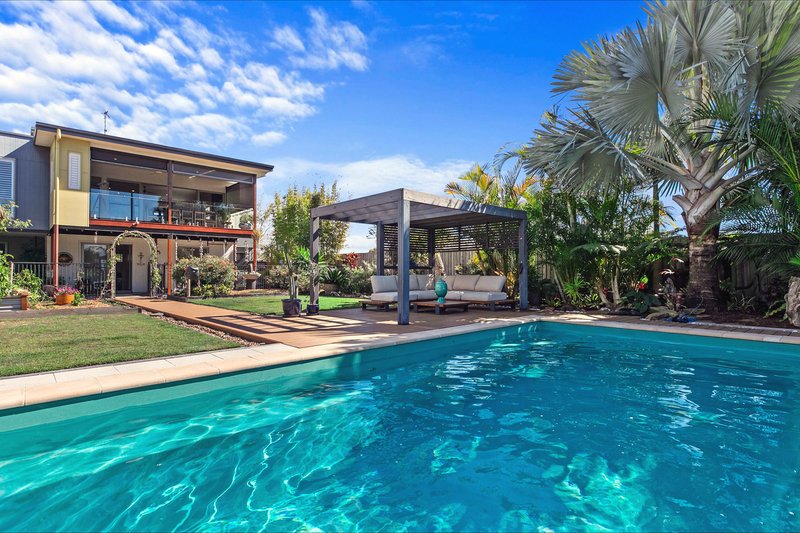 Photo - 82 Beach Drive, Burrum Heads QLD 4659 - Image 19