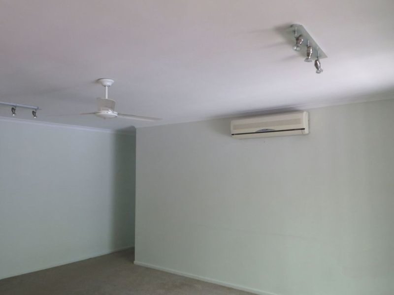 Photo - 82 Booth Ave , Tannum Sands QLD 4680 - Image 4