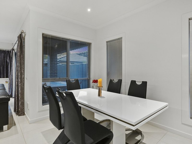 Photo - 82 Brocas Avenue, St Clair SA 5011 - Image 3