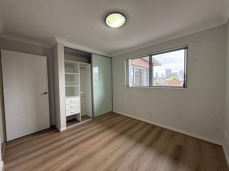 Photo - 8/2 Dressler Court, Holroyd NSW 2142 - Image 5