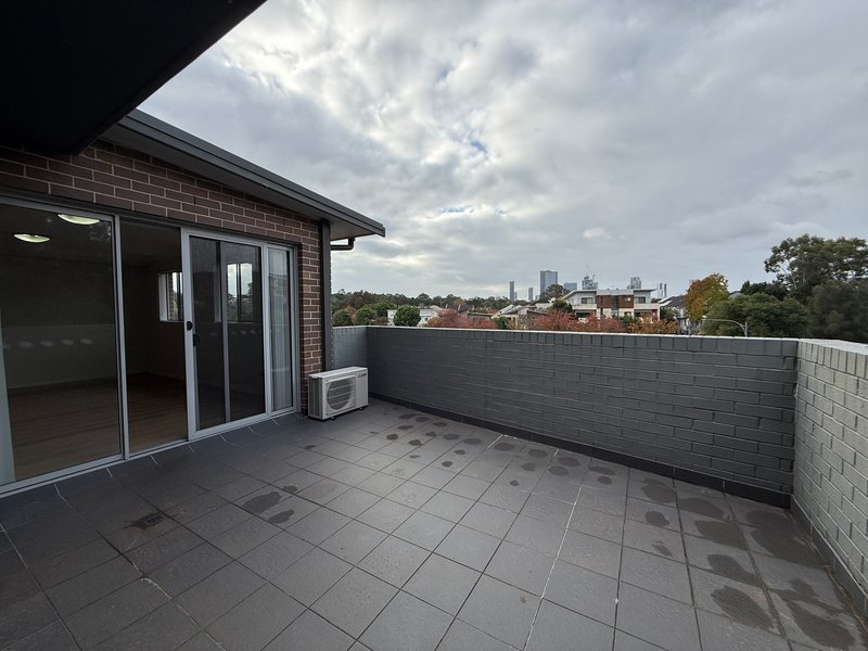 Photo - 8/2 Dressler Court, Holroyd NSW 2142 - Image 11