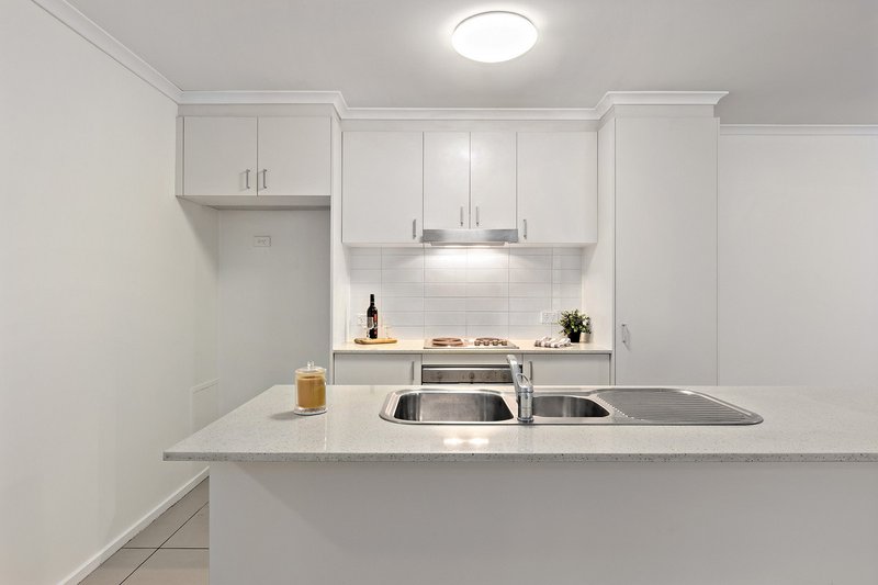 Photo - 8/2 Eardley Street, Bruce ACT 2617 - Image 2