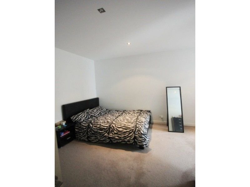 Photo - 8/2 Eucalyptus Drive, Maidstone VIC 3012 - Image 3