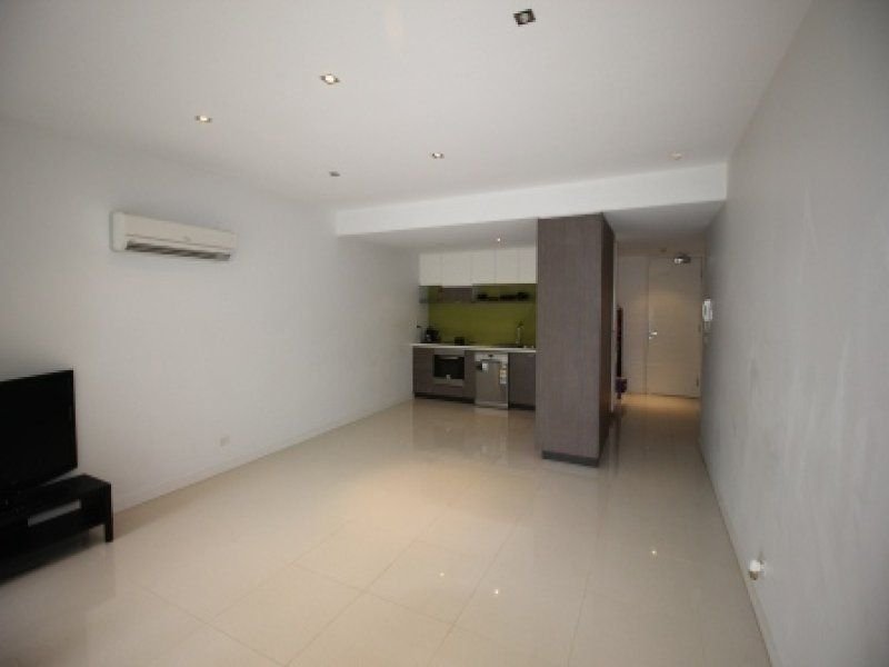 Photo - 8/2 Eucalyptus Drive, Maidstone VIC 3012 - Image 5