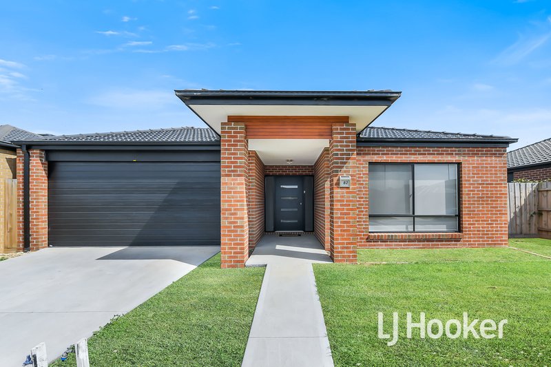 82 Fiorelli Boulevard, Cranbourne East VIC 3977