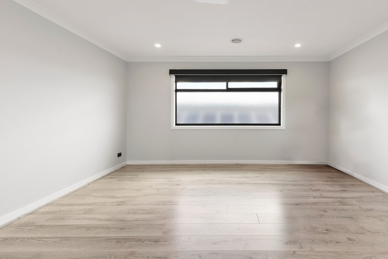 Photo - 82 Golf Links Drive, Beveridge VIC 3753 - Image 4