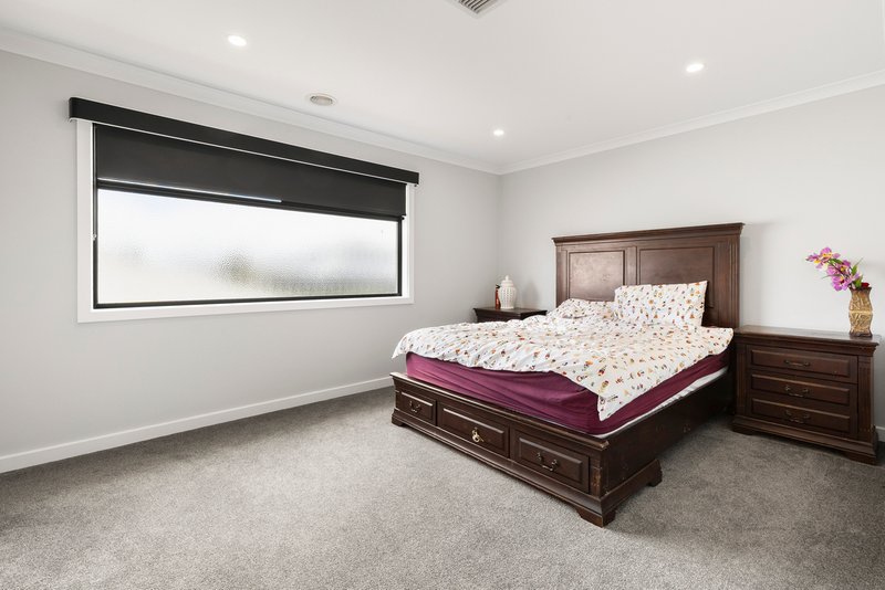 Photo - 82 Golf Links Drive, Beveridge VIC 3753 - Image 7
