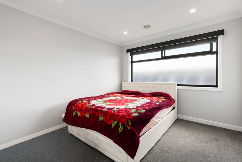 Photo - 82 Golf Links Drive, Beveridge VIC 3753 - Image 11