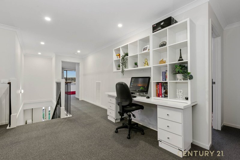 Photo - 82 Grandvue Boulevard, Pakenham VIC 3810 - Image 15