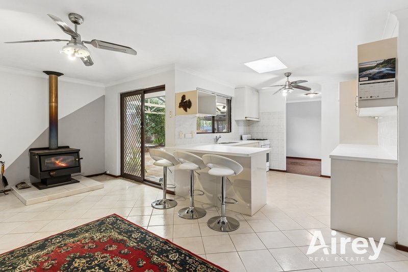 Photo - 82 Grove Road, Lesmurdie WA 6076 - Image 2
