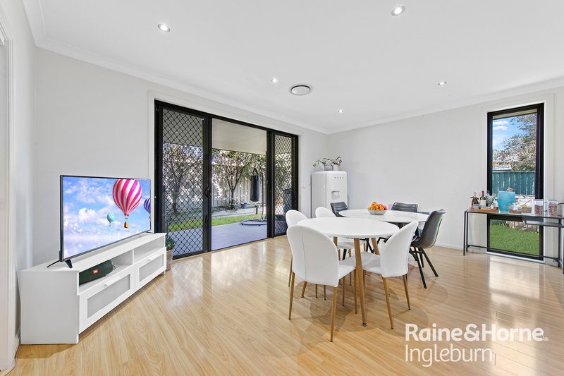 Photo - 8/2 Jaclyn Street, Ingleburn NSW 2565 - Image 6