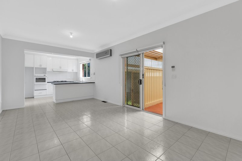 Photo - 82 Kingston Boulevard, Hoppers Crossing VIC 3029 - Image 4