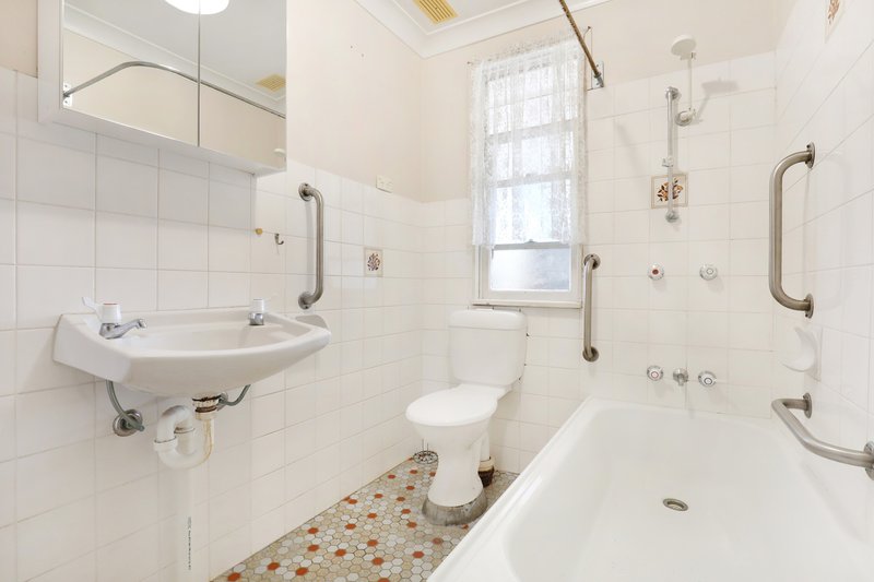 Photo - 82 Lake Entrance Road, Mount Warrigal NSW 2528 - Image 4