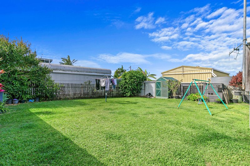 Photo - 82 Limpus Street, Urangan QLD 4655 - Image 13