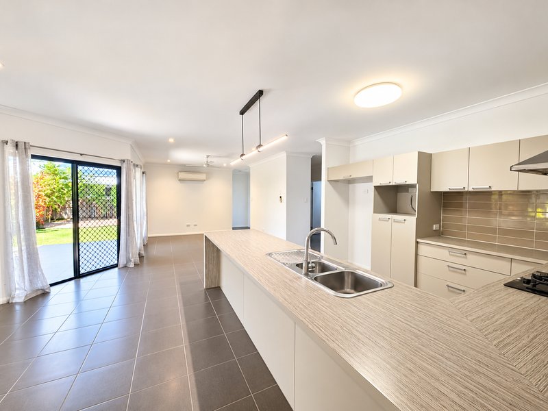 Photo - 82 Mannikin Way, Bohle Plains QLD 4817 - Image 3