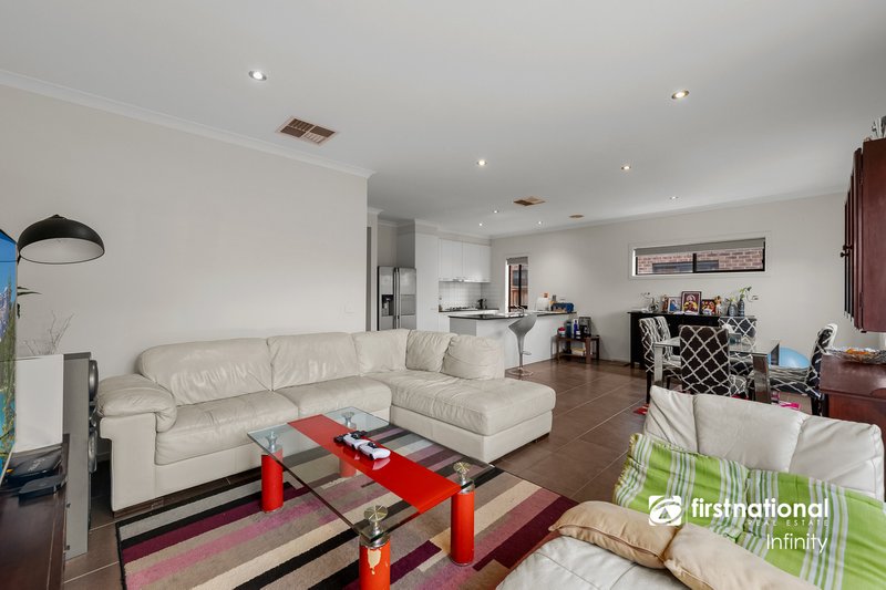 Photo - 82 Middleton Drive, Point Cook VIC 3030 - Image 5