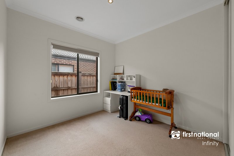 Photo - 82 Middleton Drive, Point Cook VIC 3030 - Image 10
