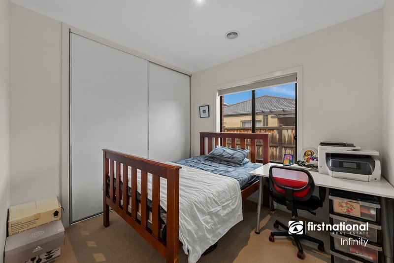 Photo - 82 Middleton Drive, Point Cook VIC 3030 - Image 12
