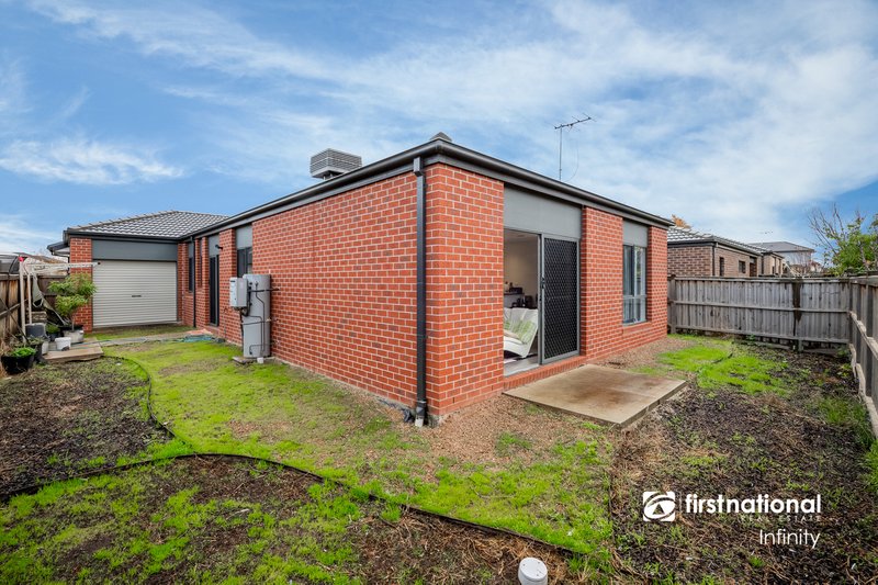 Photo - 82 Middleton Drive, Point Cook VIC 3030 - Image 14