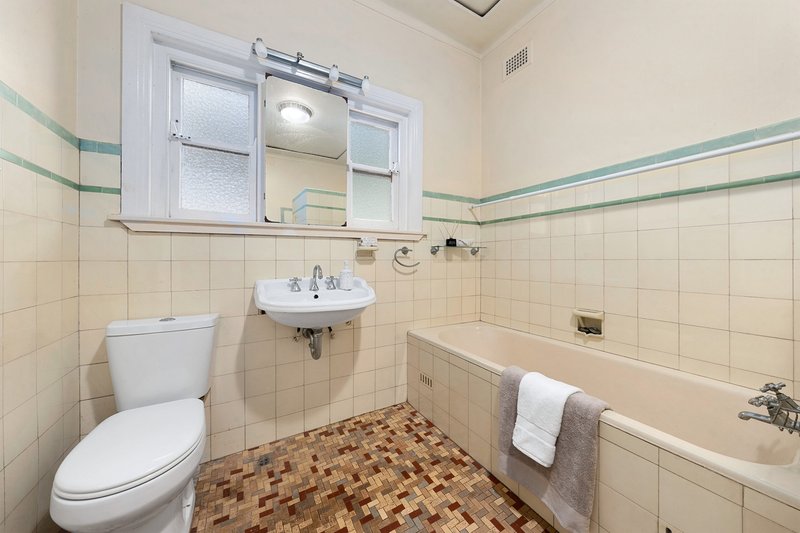 Photo - 82 Millwood Avenue, Chatswood NSW 2067 - Image 11