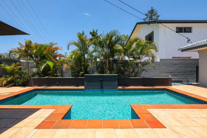 Photo - 82 Monaco Street, Broadbeach Waters QLD 4218 - Image 4