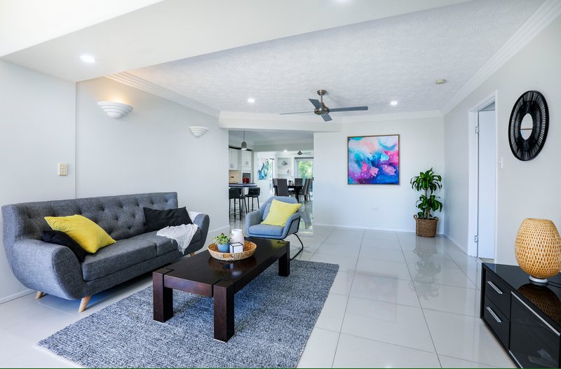 Photo - 82 Monaco Street, Broadbeach Waters QLD 4218 - Image 8