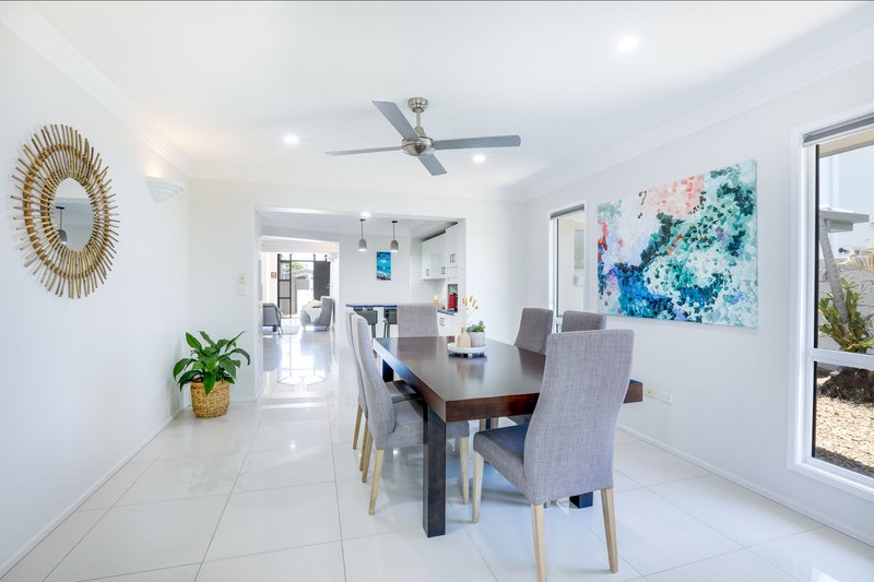 Photo - 82 Monaco Street, Broadbeach Waters QLD 4218 - Image 14