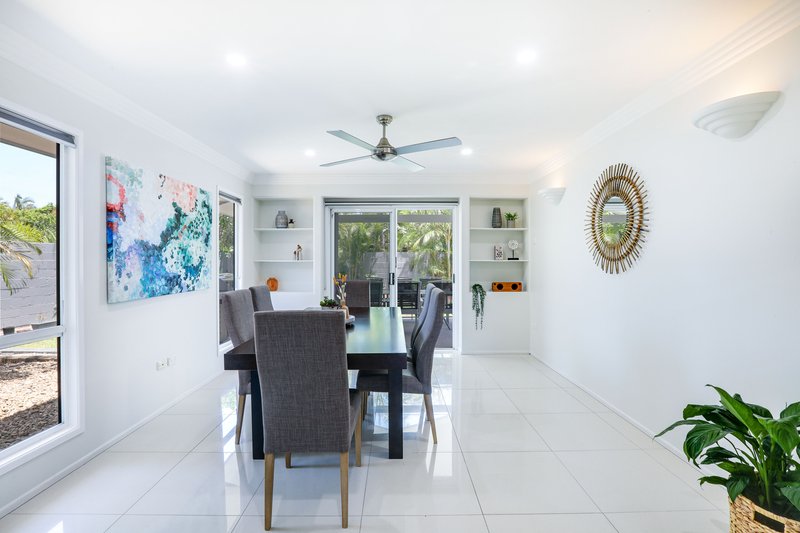 Photo - 82 Monaco Street, Broadbeach Waters QLD 4218 - Image 15