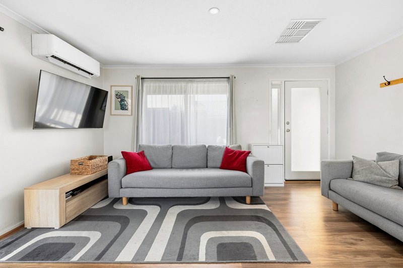 Photo - 82 Monahans Road, Cranbourne VIC 3977 - Image 4