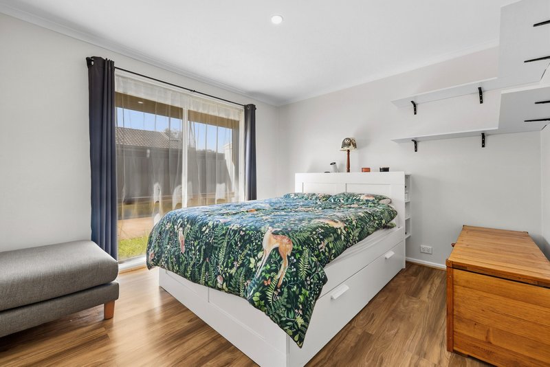 Photo - 82 Monahans Road, Cranbourne VIC 3977 - Image 6