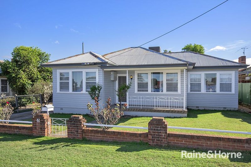 82 Piper Street, Tamworth NSW 2340