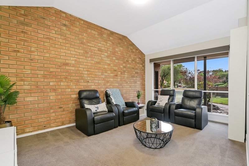 Photo - 82 Quarry Hills Drive, Berwick VIC 3806 - Image 3