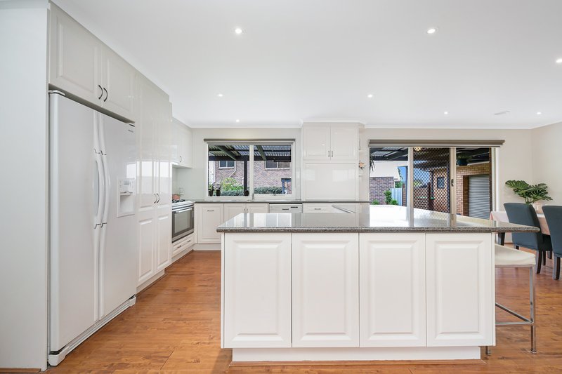 Photo - 82 Quarry Hills Drive, Berwick VIC 3806 - Image 6