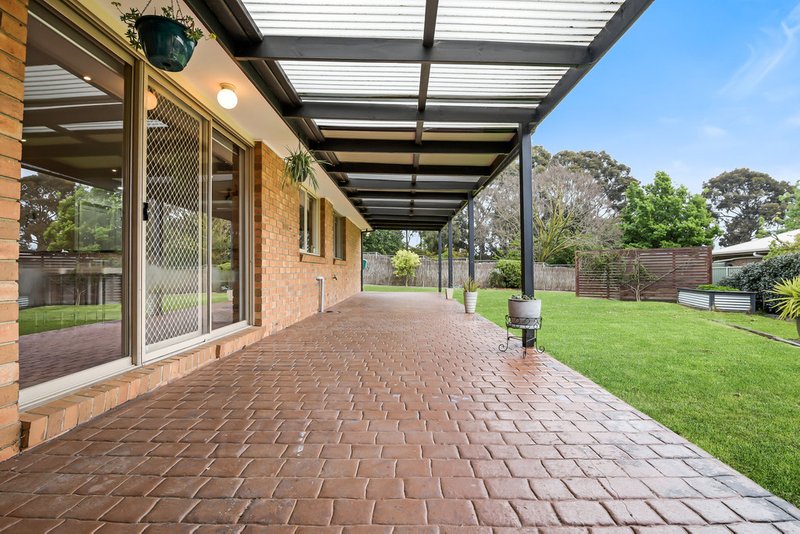 Photo - 82 Quarry Hills Drive, Berwick VIC 3806 - Image 16