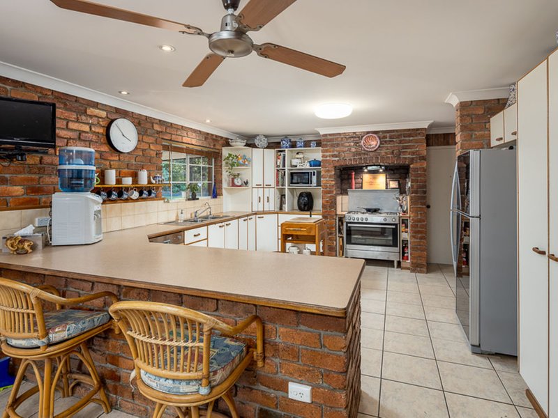 Photo - 82 Rangeleigh Street, Ferny Hills QLD 4055 - Image 11