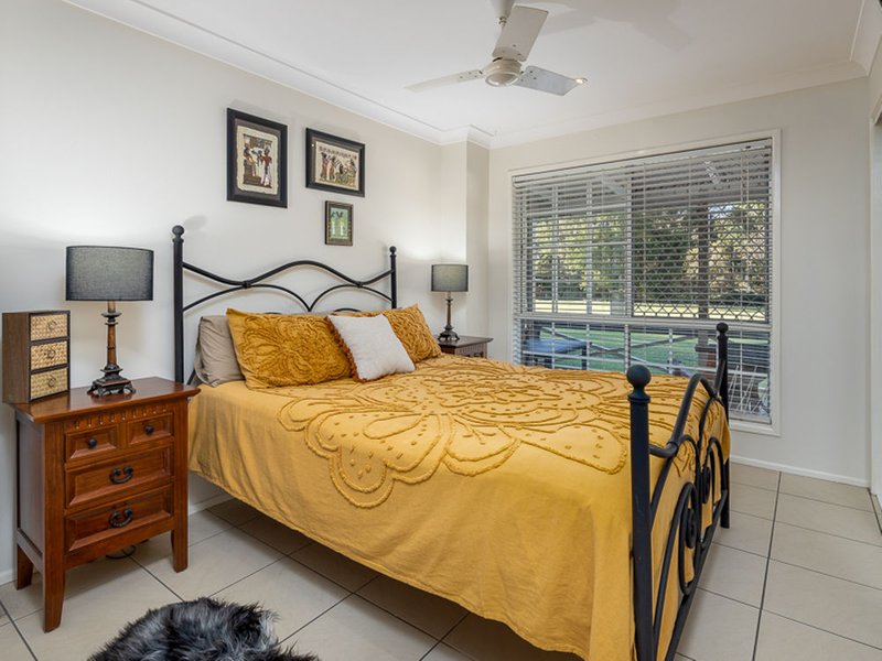 Photo - 82 Rangeleigh Street, Ferny Hills QLD 4055 - Image 14