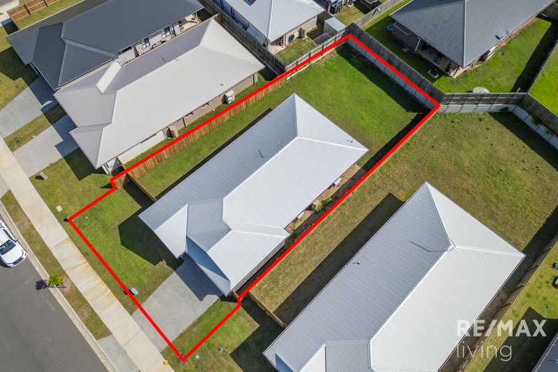 Photo - 82 Regatta Circuit, Burpengary QLD 4505 - Image 18