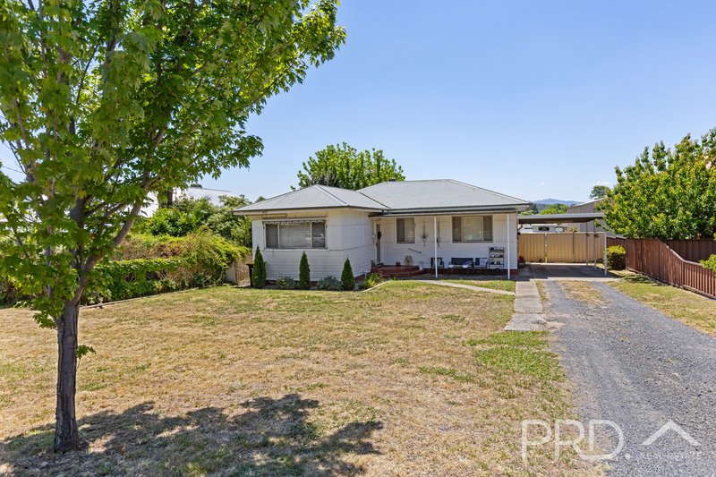 82 Russell Street, Tumut NSW 2720