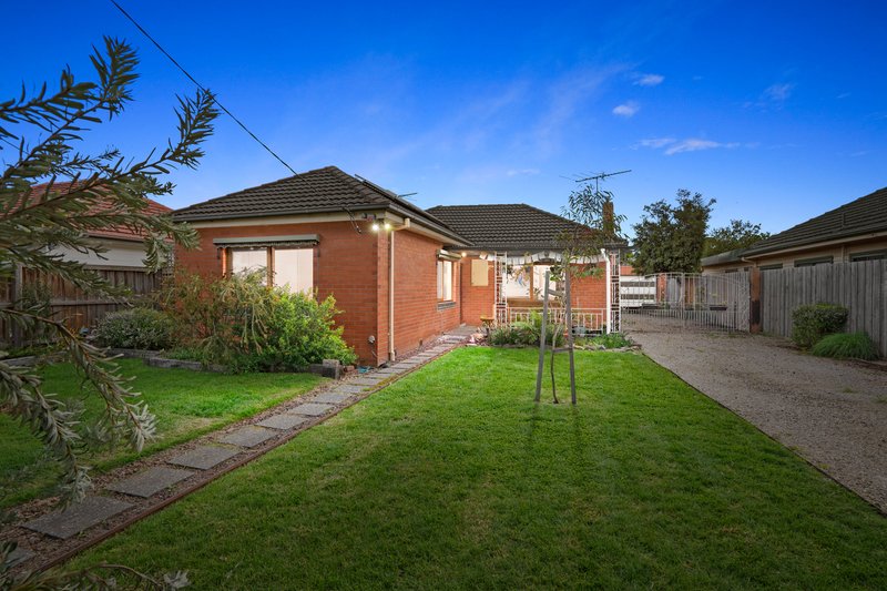 82 Scott Grove, Kingsbury VIC 3083