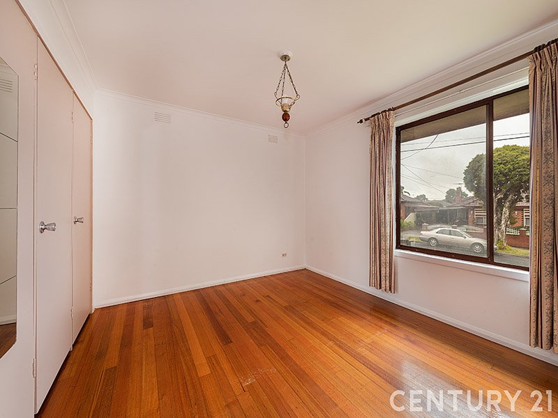 Photo - 82 Sylvander Street, Clayton South VIC 3169 - Image 5