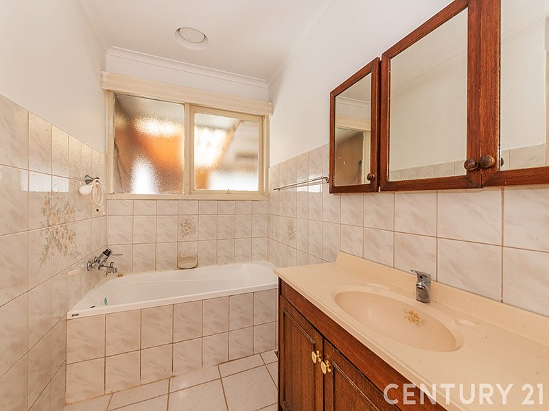 Photo - 82 Sylvander Street, Clayton South VIC 3169 - Image 9