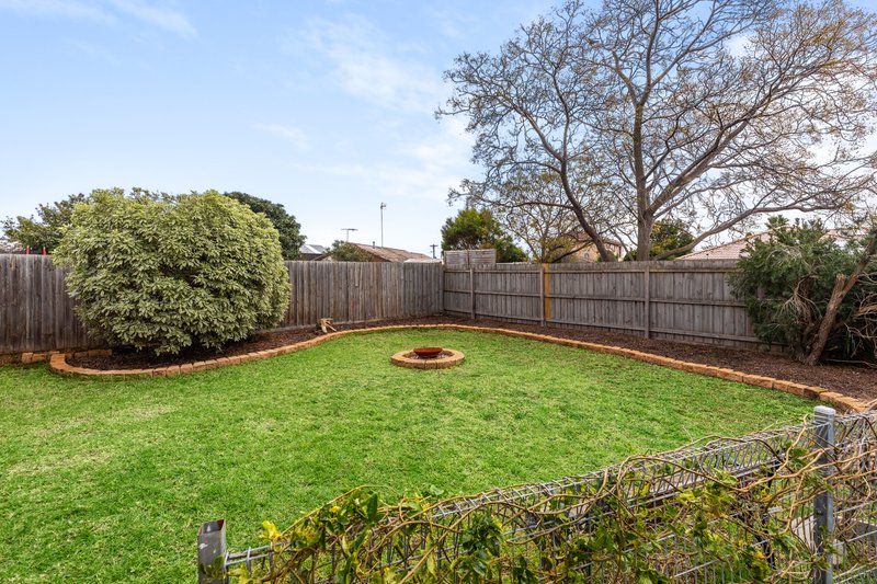 Photo - 82 Tamarind Crescent, Werribee VIC 3030 - Image 12