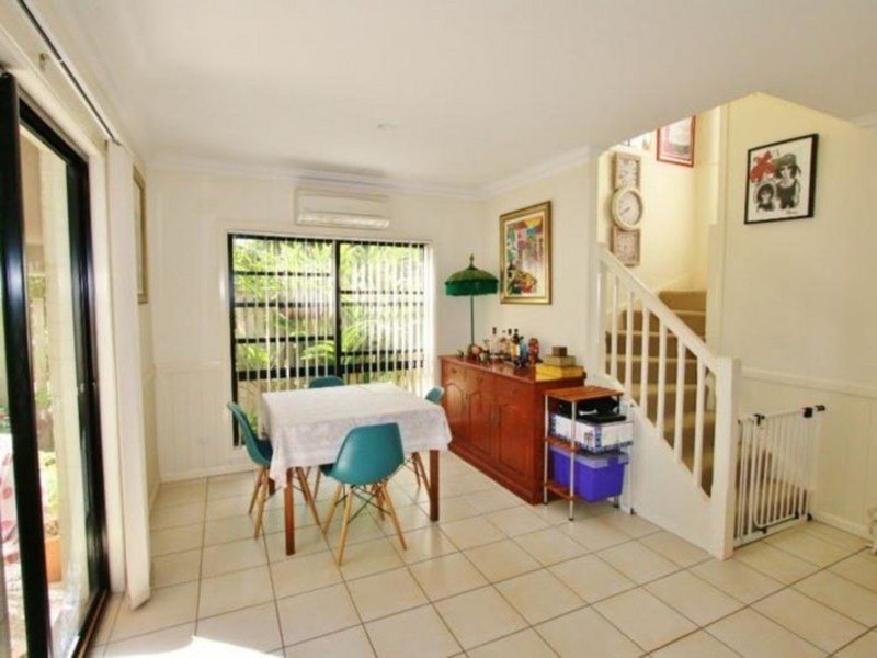 Photo - 8/2 Tees Street, Yeerongpilly QLD 4105 - Image 3