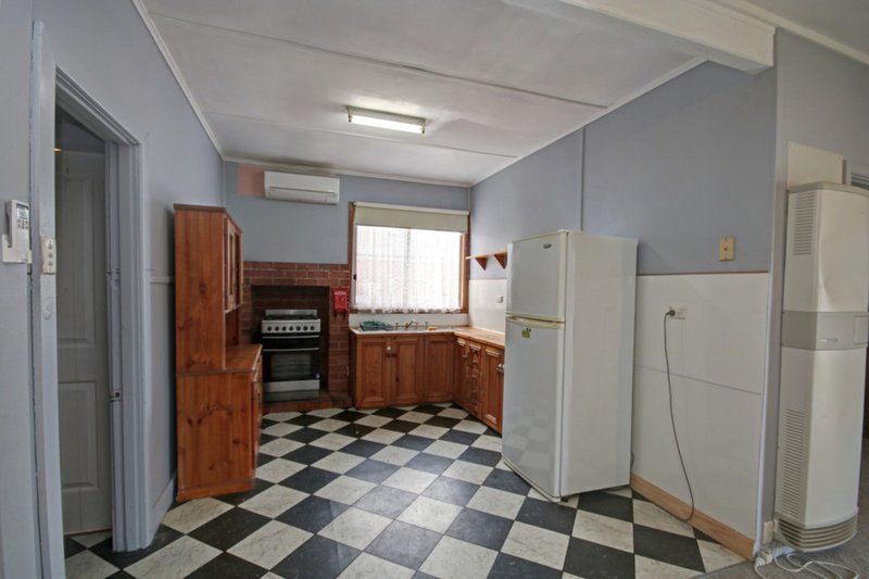 Photo - 82 Victoria Street, Rochester VIC 3561 - Image 3