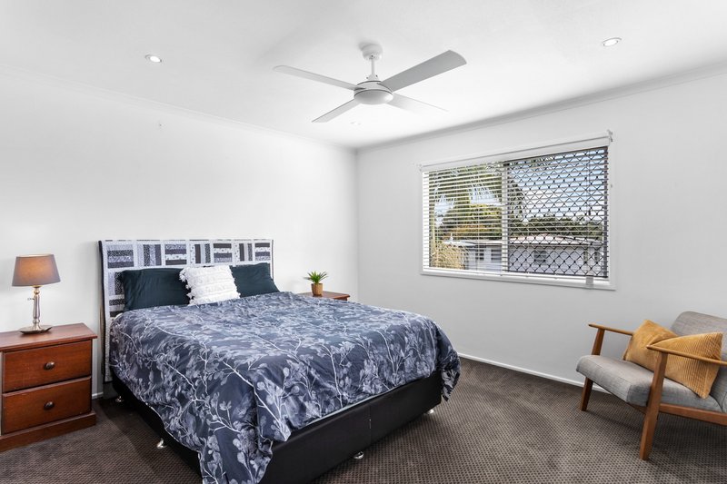 Photo - 82 Windsor Place, Deception Bay QLD 4508 - Image 5