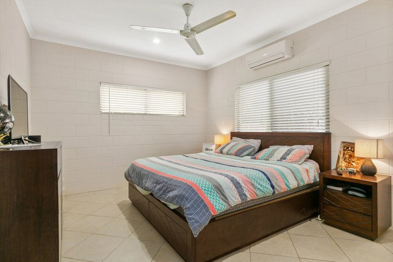 Photo - 82 Wistaria Street, Holloways Beach QLD 4878 - Image 4