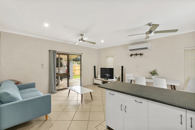 Photo - 82 Wistaria Street, Holloways Beach QLD 4878 - Image 7