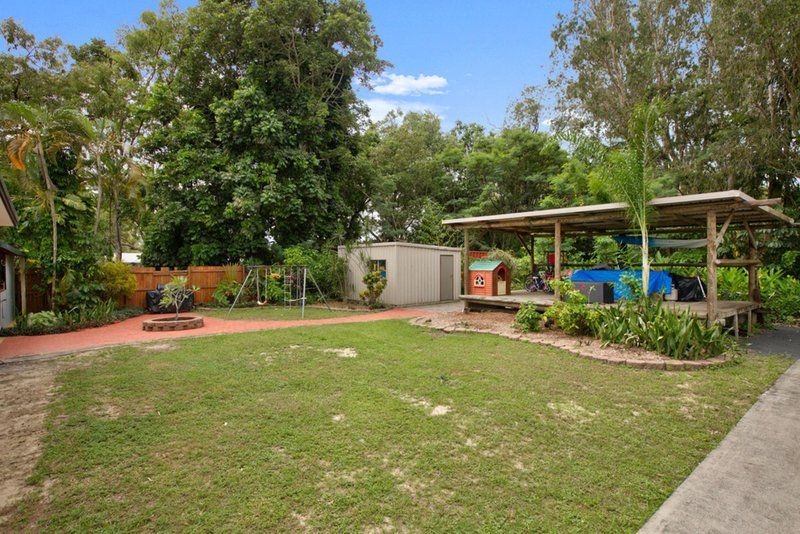 Photo - 82 Wistaria Street, Holloways Beach QLD 4878 - Image 8