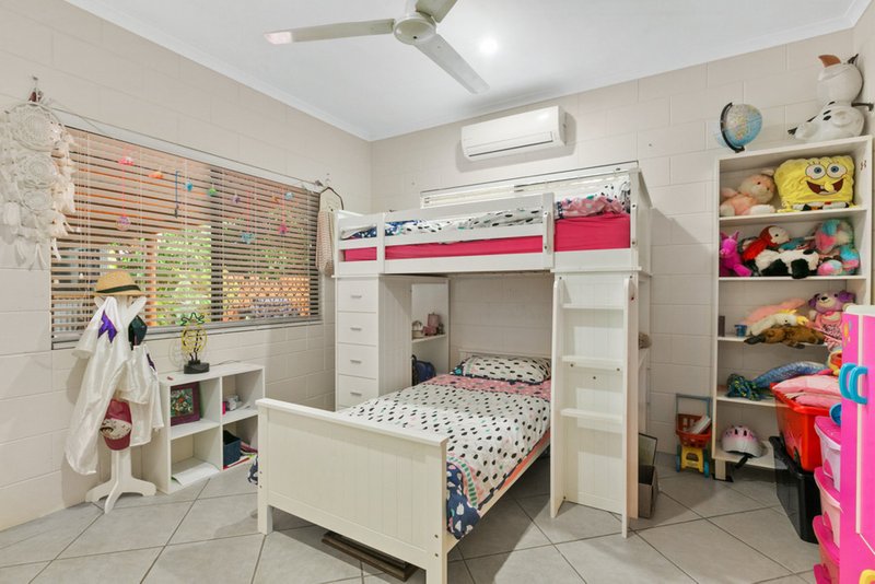 Photo - 82 Wistaria Street, Holloways Beach QLD 4878 - Image 10