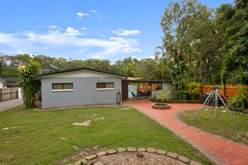 Photo - 82 Wistaria Street, Holloways Beach QLD 4878 - Image 11